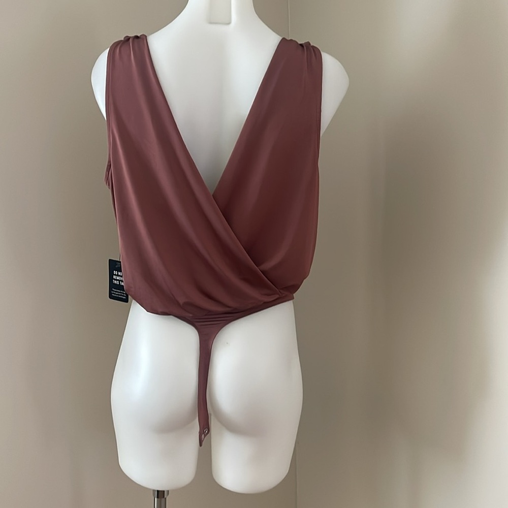 (NWT) Express Women’s Brown Bodysuit, Small - Picture 13 of 14